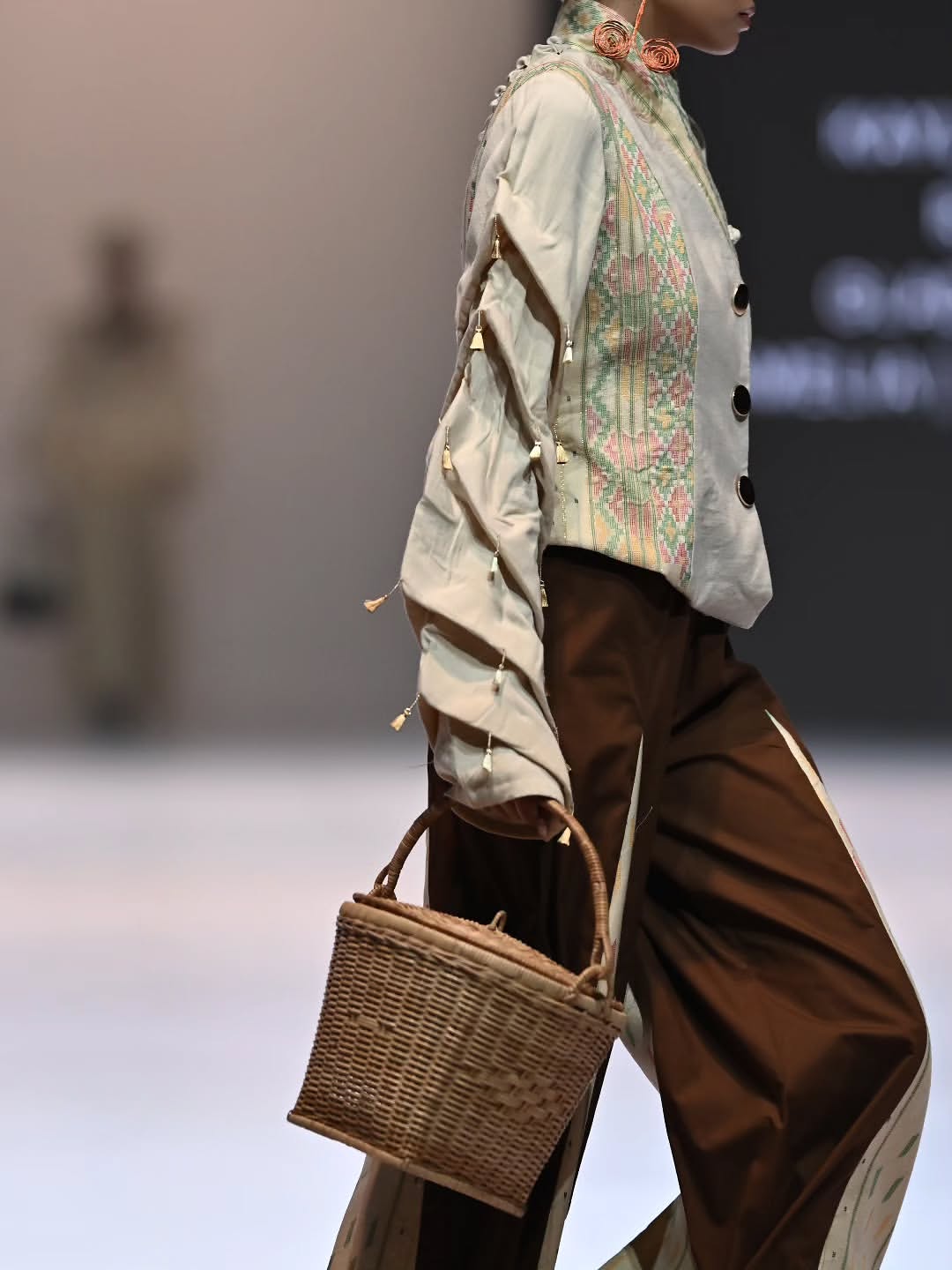 Indonesia Fashion Week 2026 -ULOS SIMETRIA-PKL ADAHMODE × SMKN 8 MEDANDesain by – Kayla Naswa B (4)