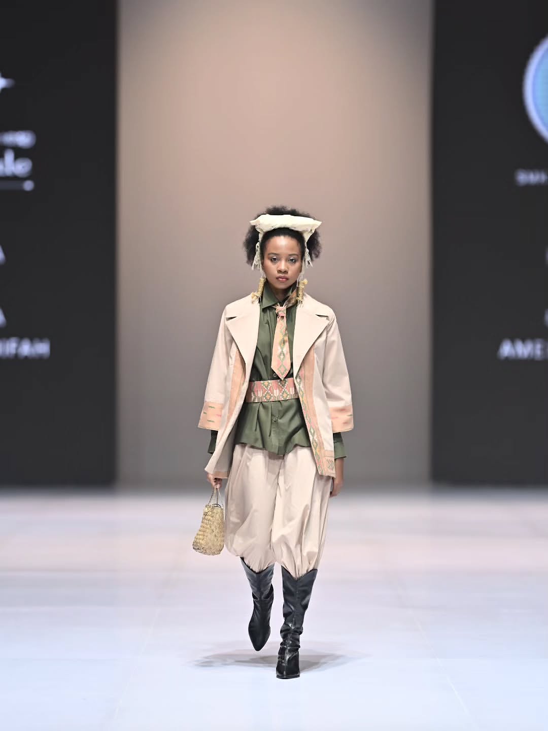 Indonesia Fashion Week 2026 -ULOS SIMETRIA-PKL ADAHMODE × SMKN 8 MEDANDesign by – Gladies Keyza (1)