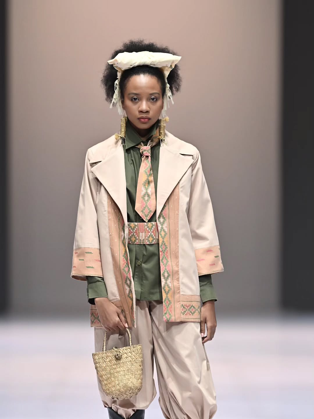 Indonesia Fashion Week 2026 -ULOS SIMETRIA-PKL ADAHMODE × SMKN 8 MEDANDesign by – Gladies Keyza (2)