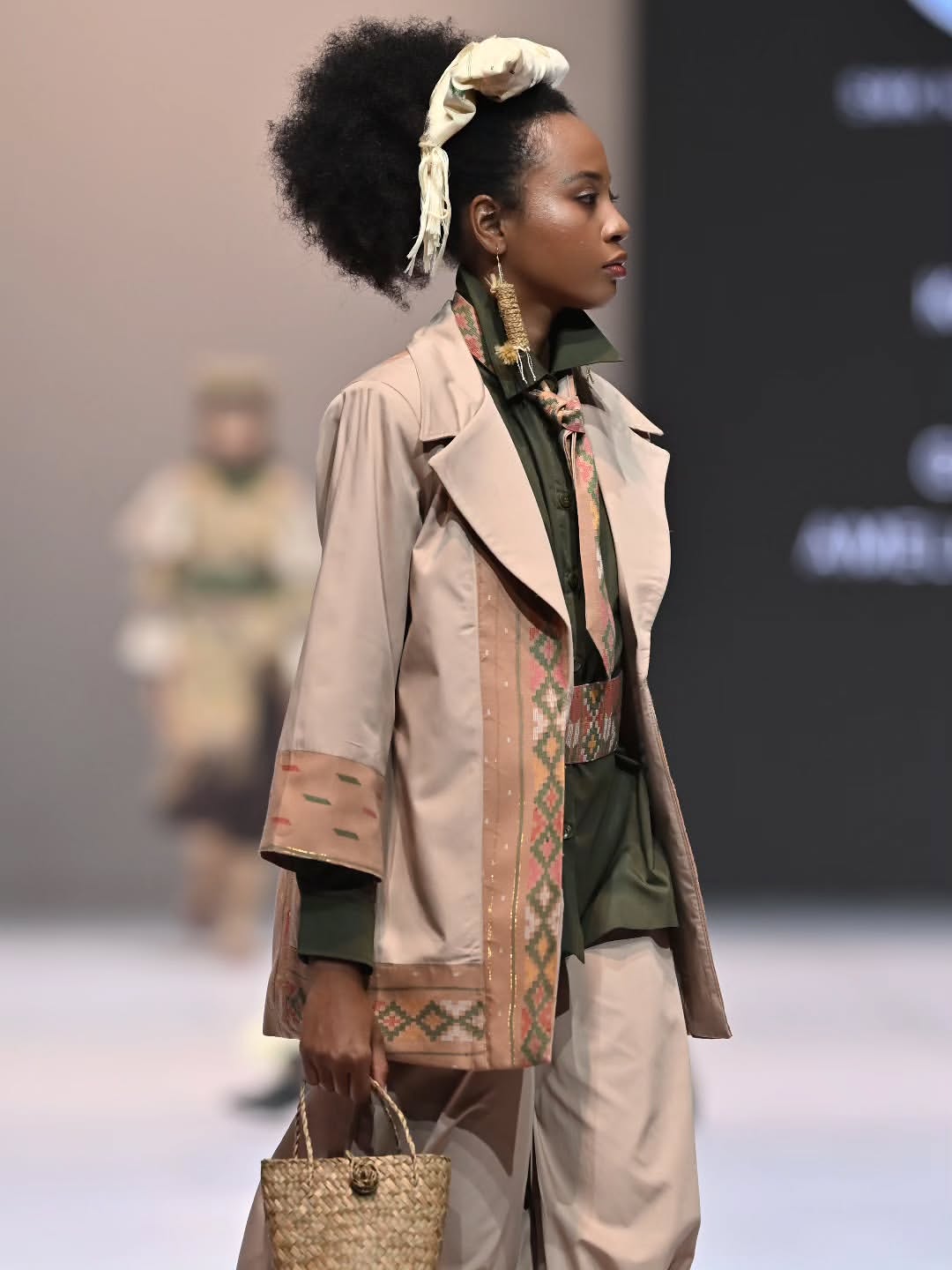 Indonesia Fashion Week 2026 -ULOS SIMETRIA-PKL ADAHMODE × SMKN 8 MEDANDesign by – Gladies Keyza (3)