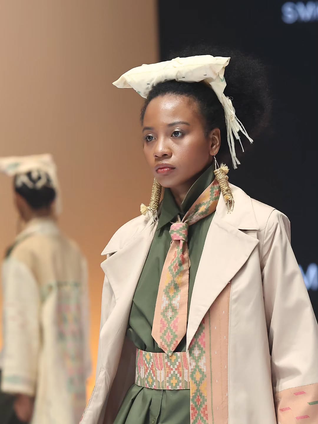 Indonesia Fashion Week 2026 -ULOS SIMETRIA-PKL ADAHMODE × SMKN 8 MEDANDesign by – Gladies Keyza (6)