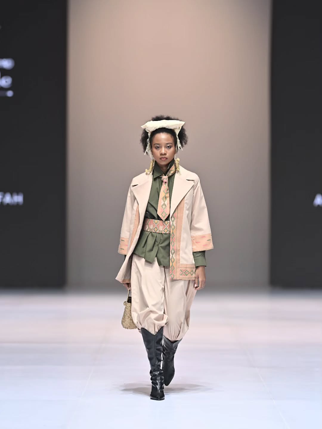 Indonesia Fashion Week 2026 -ULOS SIMETRIA- PKL ADAHMODE × SMKN 8 MEDAN