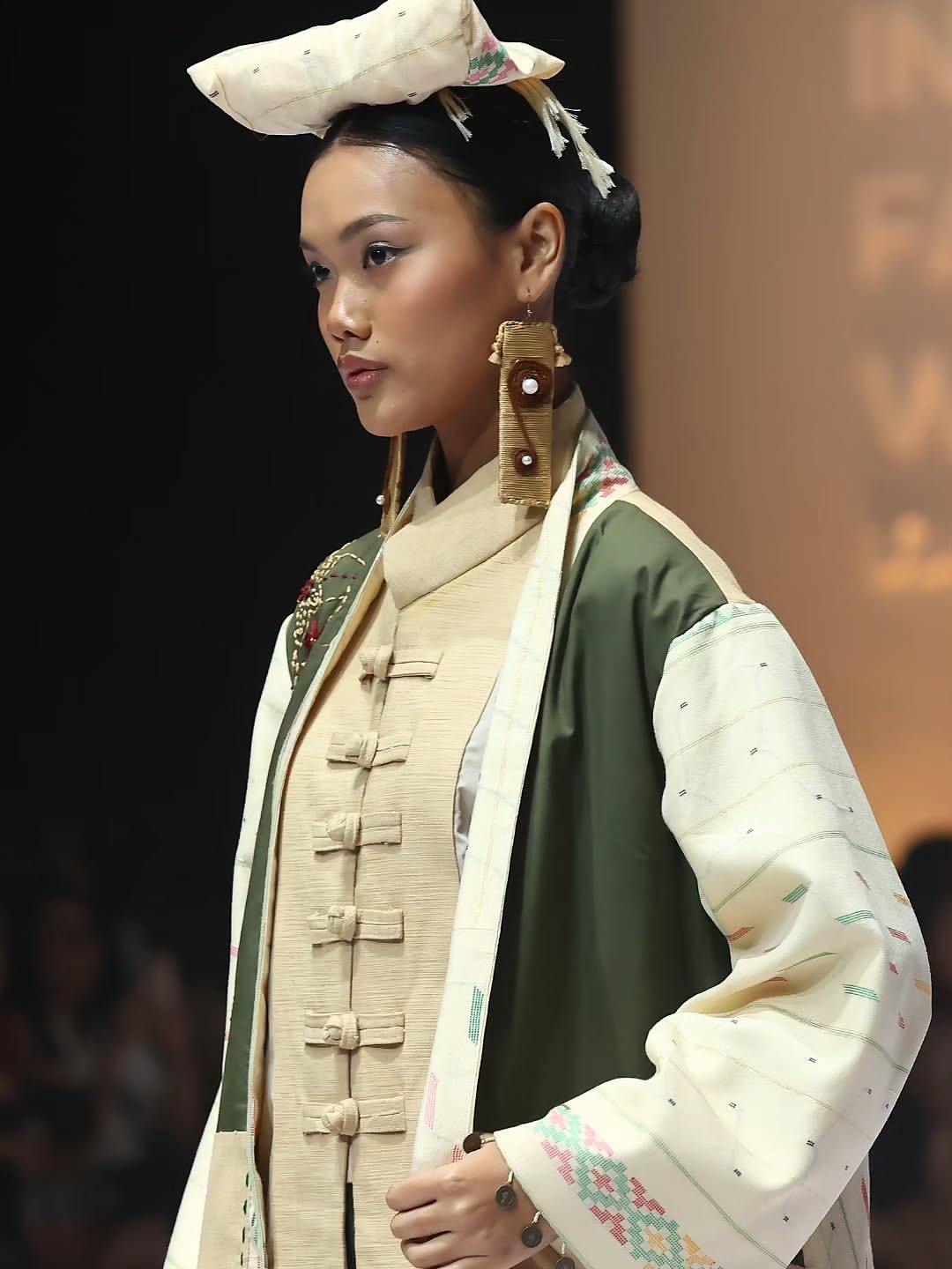 Indonesia Fashion Week 2026 -ULOS SIMETRIA-PKL ADAHMODE × SMKN 8 MEDANDesign by – Vayra Annisa (4)