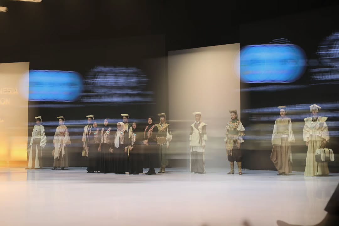 Indonesia Fashion Week 2026 -ULOS SIMETRIA-PKL ADAHMODE × SMKN 8 MEDAN#indonesiafashionweek2026 (3)